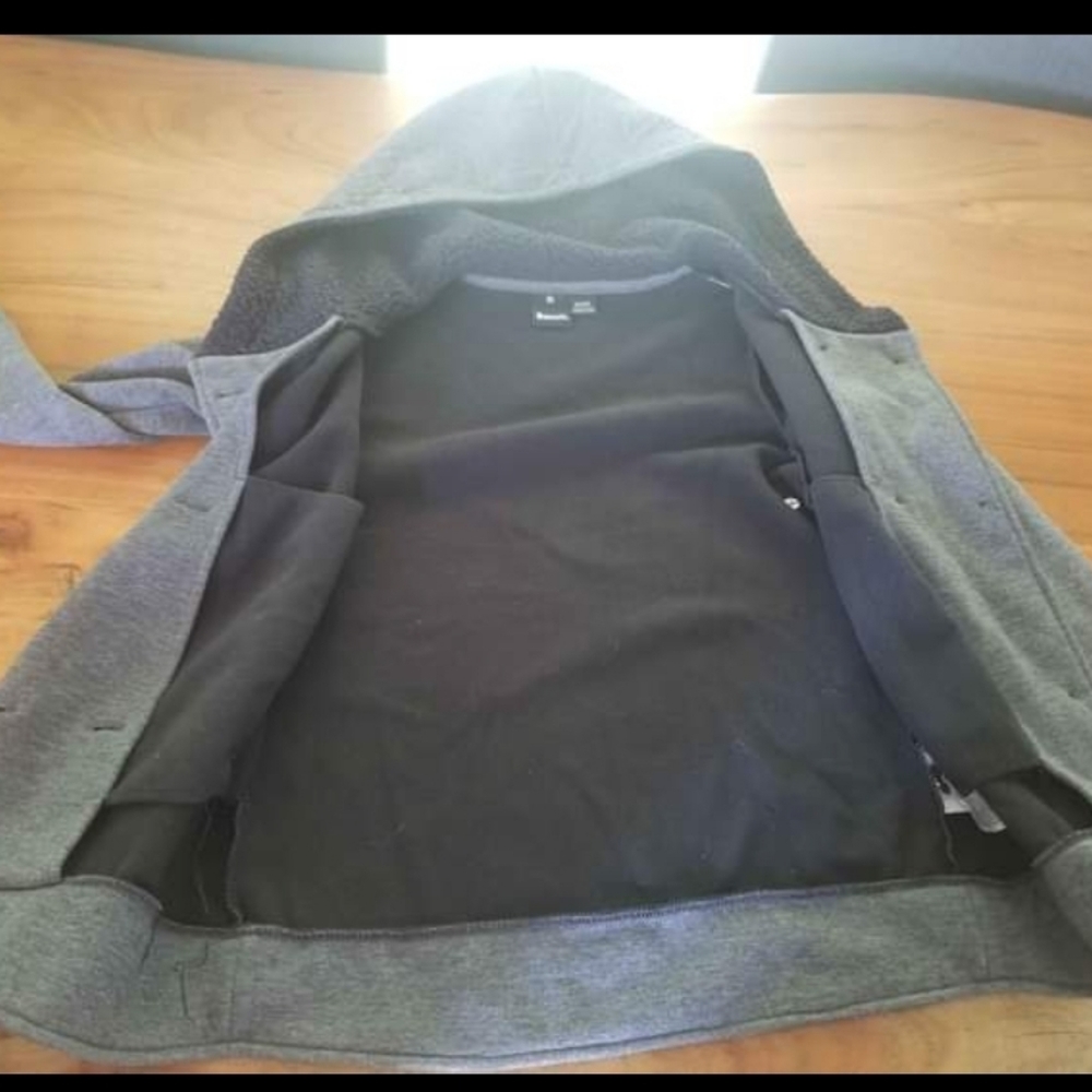 Coats - Picture 3 of 4